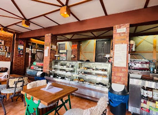 india/pahalgam/bar/cafe-log-inn
