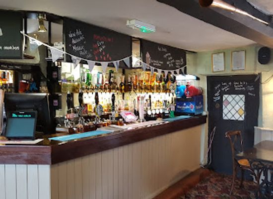 united-kingdom/the-broads/bar/acle-bridge-inn