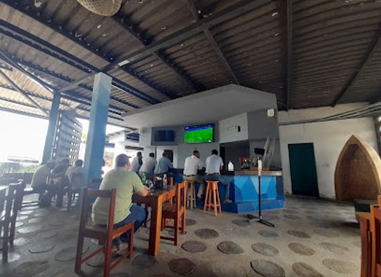 guatemala/peten/bar/restaurante-del-puerto