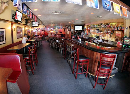 california/santa-barbara/downtown-santa-barbara/bar/sportsman-lounge