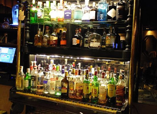 spain/oviedo/bar/cocteleria-sr-fox