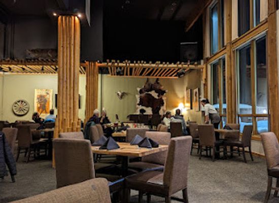 montana/big-sky-resort/bar/chet-s-bar-grill