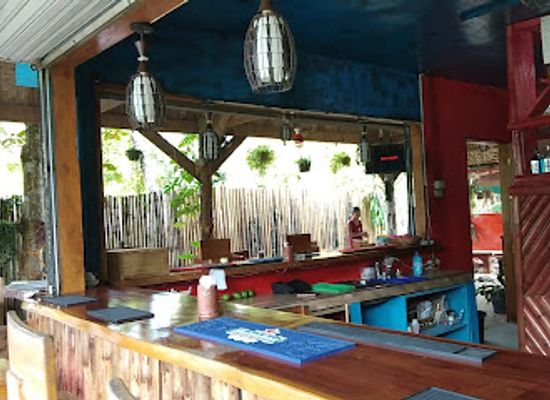 philippines/siquijor/bar/white-sand-bar-stop