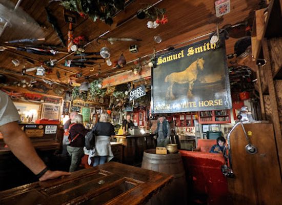 washington/the-columbia-basin/bar/white-horse-tavern