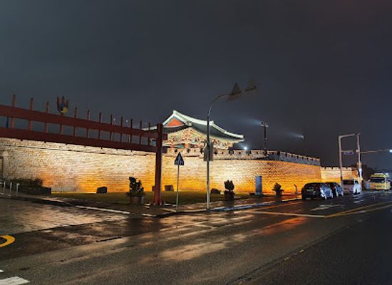 south-korea/gyeongju-historic-areas/bar/round2-restaurant-pub