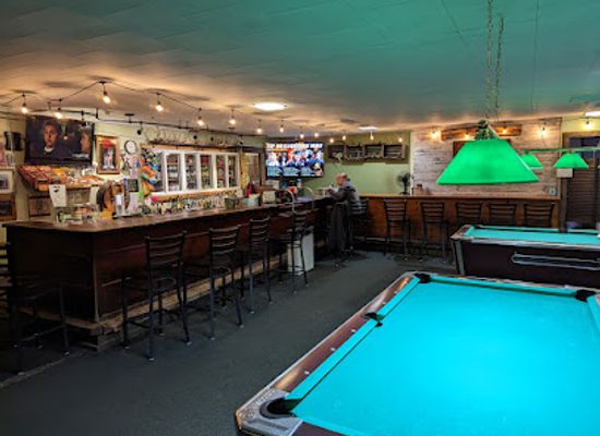 michigan/lower-peninsula/bar/hulbert-happy-hour