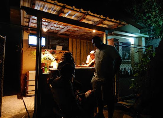 haiti/port-au-prince/turgeau/bar/toast-37