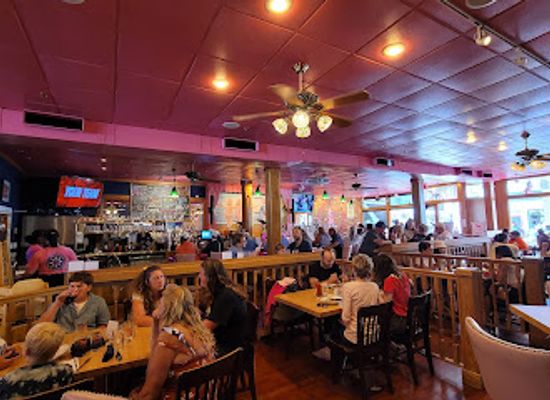 michigan/mackinac-island/bar/pink-pony