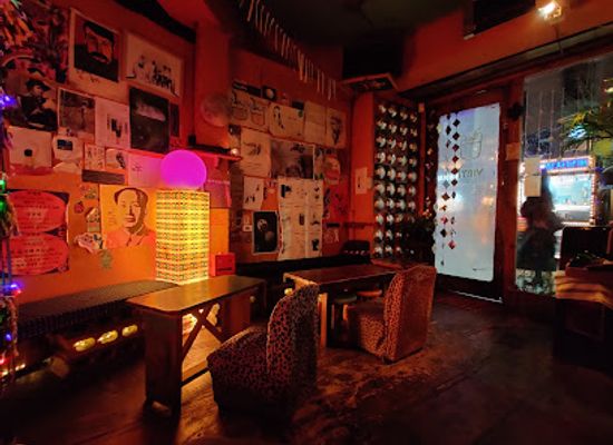 south-korea/seoul/hongdae/bar/vinyl