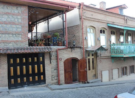georgia/signagi/bar/host-of-signagi-restaurant