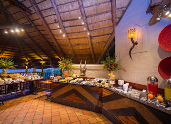 mozambique/zambezi-river-basin/bar/makuwa-kuwa-restaurant