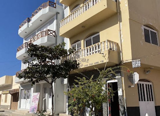 cabo-verde/praia-de-santa-monica/bar/embuscade-ii