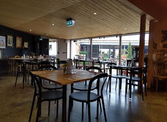 australia/high-country/bar/swiss-mountain-hotel