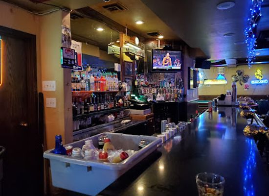 wyoming/laramie-county/bar/four-winds-liquor-lounge