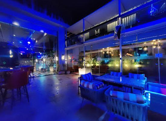 india/lucknow/bar/que