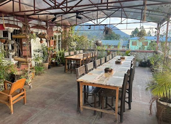 myanmar-burma/shan-state/bar/red-house-bar-restaurant