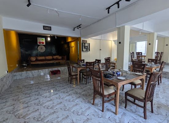 pakistan/chitral/bar/al-bustan-restaurant