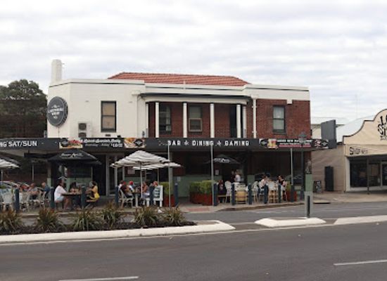 australia/yorke-peninsula/bar/the-lighthouse-wharf-hotel