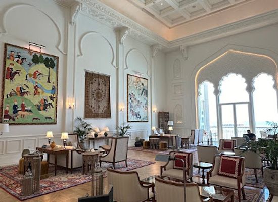 qatar/doha/katara-cultural-village/bar/the-lounge-lounge-in-the-sheddy-katara