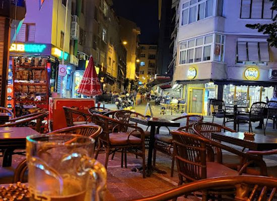 turkiye/istanbul/kadikoy/bar/noche-bar
