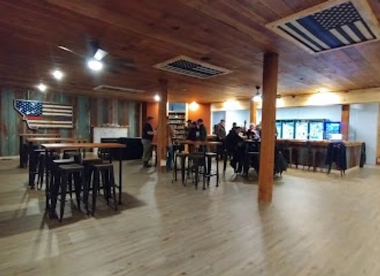montana/the-cabinet-mountains/bar/red-white-brews