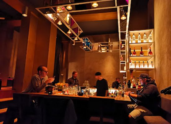 germany/berlin/bar/bar-amelie