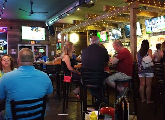 illinois/quad-cities/bar/treehouse-pub-eatery