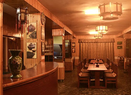 india/darjeeling/mall-road/bar/new-lion-gate-hotel-restaurant-bar