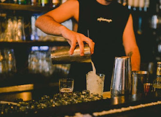 israel/jaffa/ajami/bar/bar-shuk-hapashpashim