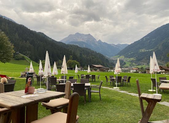 austria/mayrhofen/bar/stoaner-s-bienenhausl
