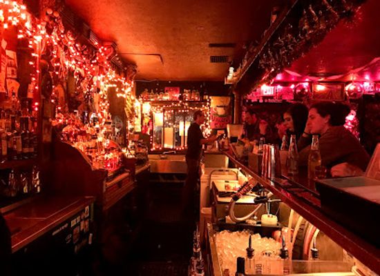 north-carolina/asheville-area/bar/the-double-crown