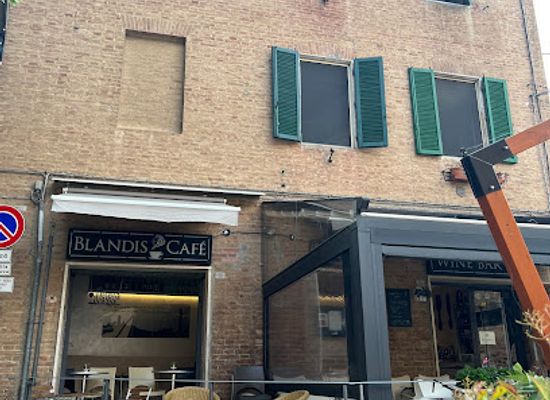 italy/siena/bar/blandis-wine-cafe