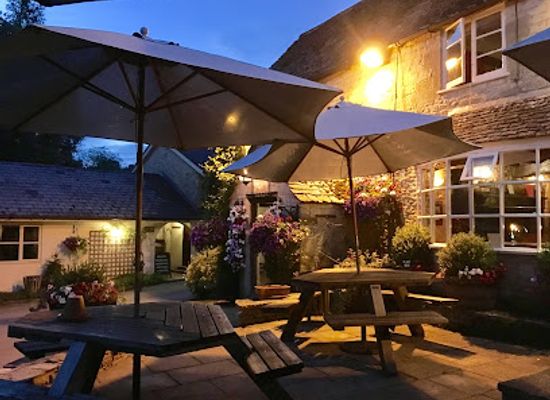 united-kingdom/the-cotswolds/bar/the-green-dragon-inn-pub-shop