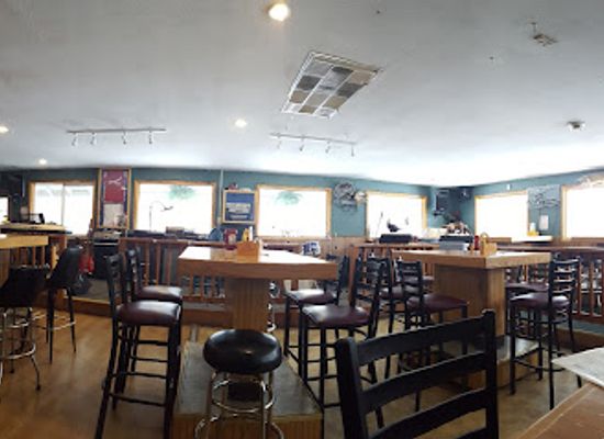 minnesota/lake-superior/bar/the-fall-inn-bar-grill