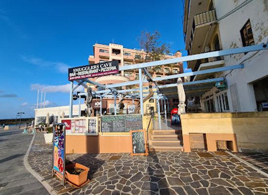malta/marsalforn/bar/smugglers-cave