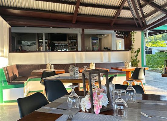 antigua-and-barbuda/hell-s-gate/bar/lite-n-eze-bar-restaurant