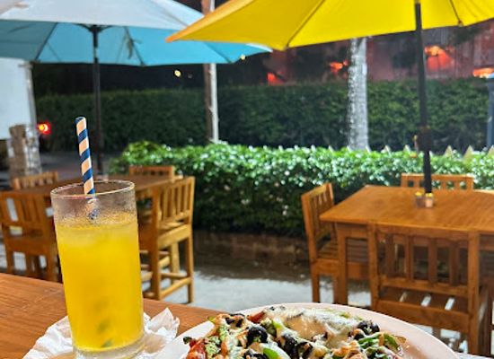 barbados/st-lawrence-gap/bar/at-the-bar-pizza-and-wine