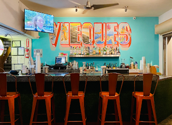 puerto-rico/vieques/bar/robin-s-mojito-bar-grill