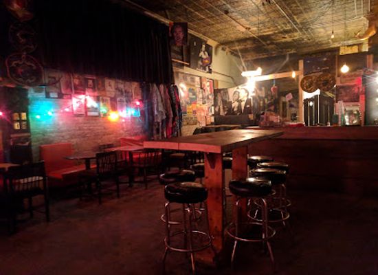 canada/interlake-region/bar/high-and-lonesome-club