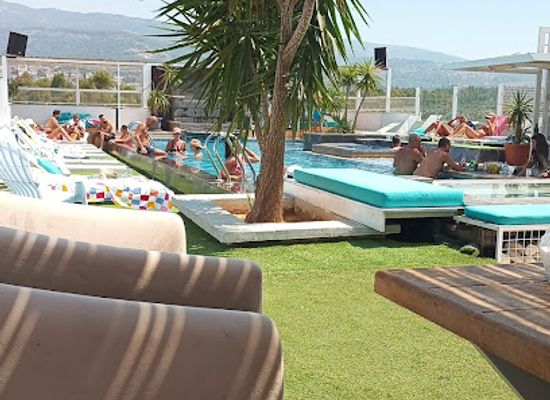 lebanon/north-lebanon/bar/solpoolbar-lb