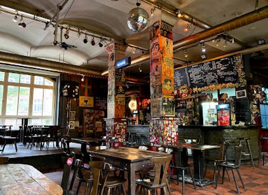 germany/berlin/kreuzberg/bar/clash