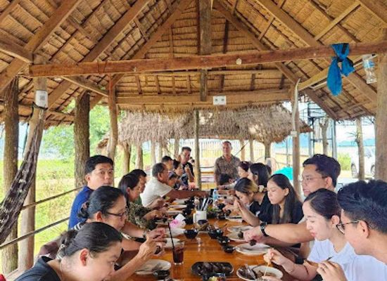cambodia/kampong-chhnang/bar/nik-oun-restaurant-pub