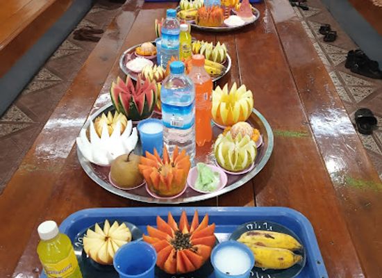 myanmar-burma/kyaiktiyo-pagoda/bar/yin-yin-pyone