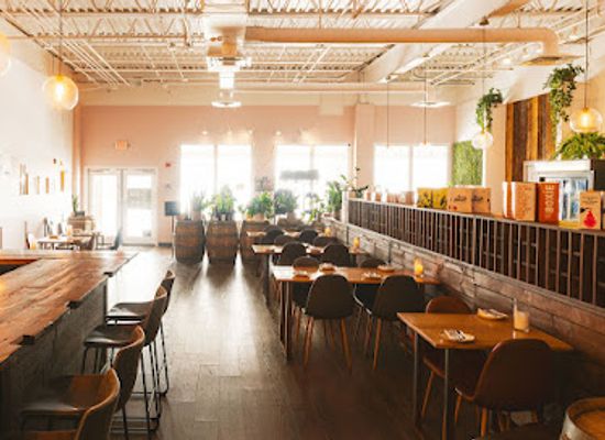 vermont/chittenden-county/bar/salt-bubbles-wine-bar-and-market