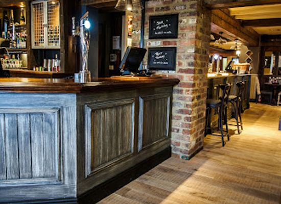 united-kingdom/gloucestershire/bar/wheatstone-inn