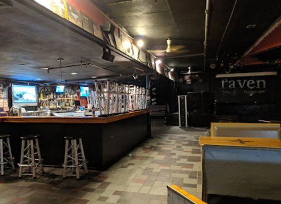 massachusetts/central-massachusetts/bar/the-raven