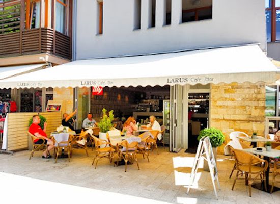hungary/balaton-uplands/bar/larus-cafe-bar