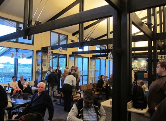 norfolk-island/two-chimneys/bar/norfolk-island-international-airport