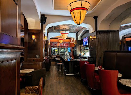 oklahoma/oklahoma-city-metropolitan-area/bar/red-piano-lounge