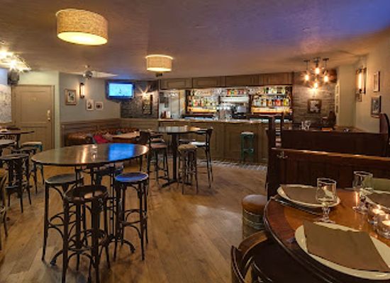 france/la-plagne/bar/spitting-feathers-apres-ski-bar-and-airport-transfers